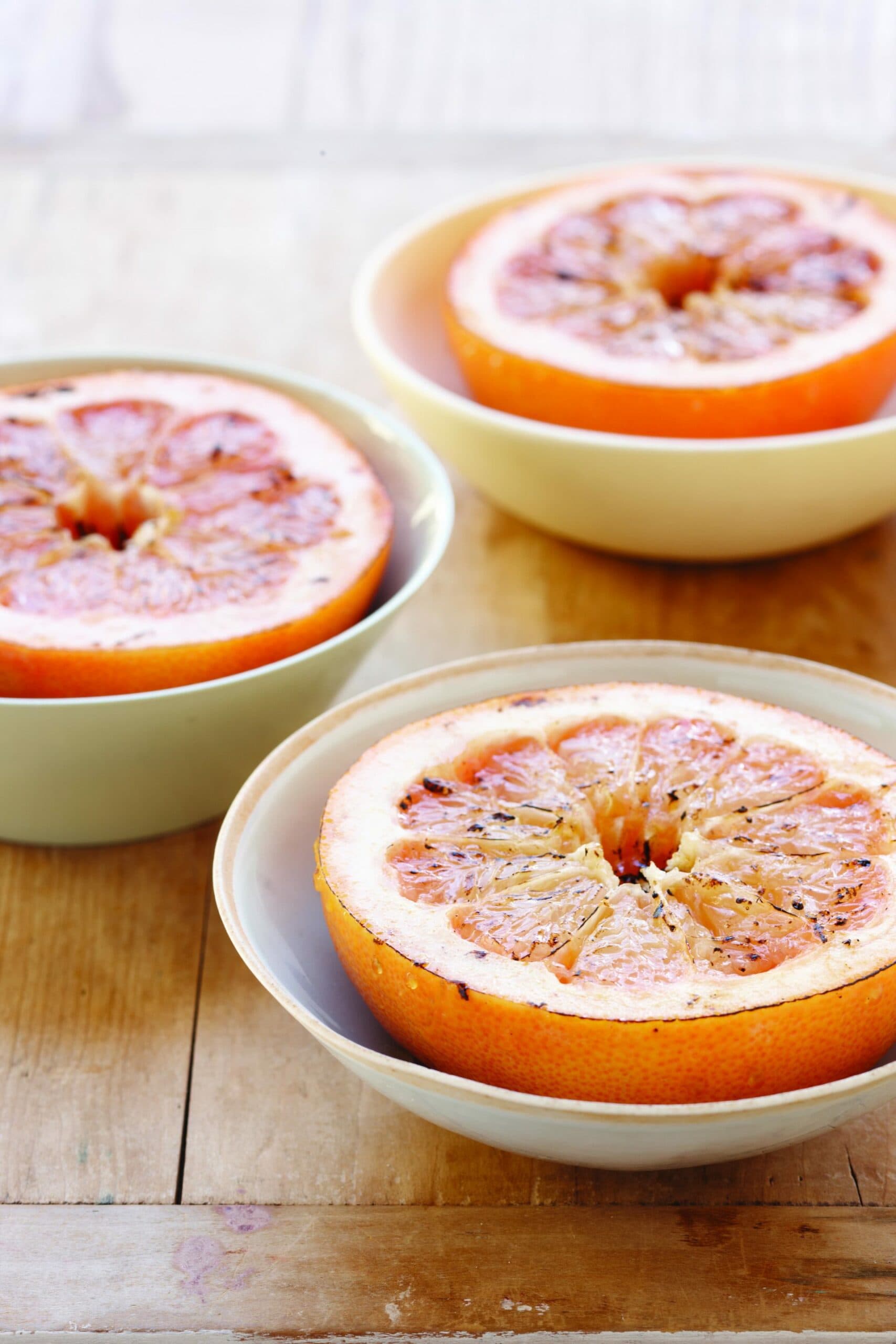 Agave caramelized grapefruits in bowls